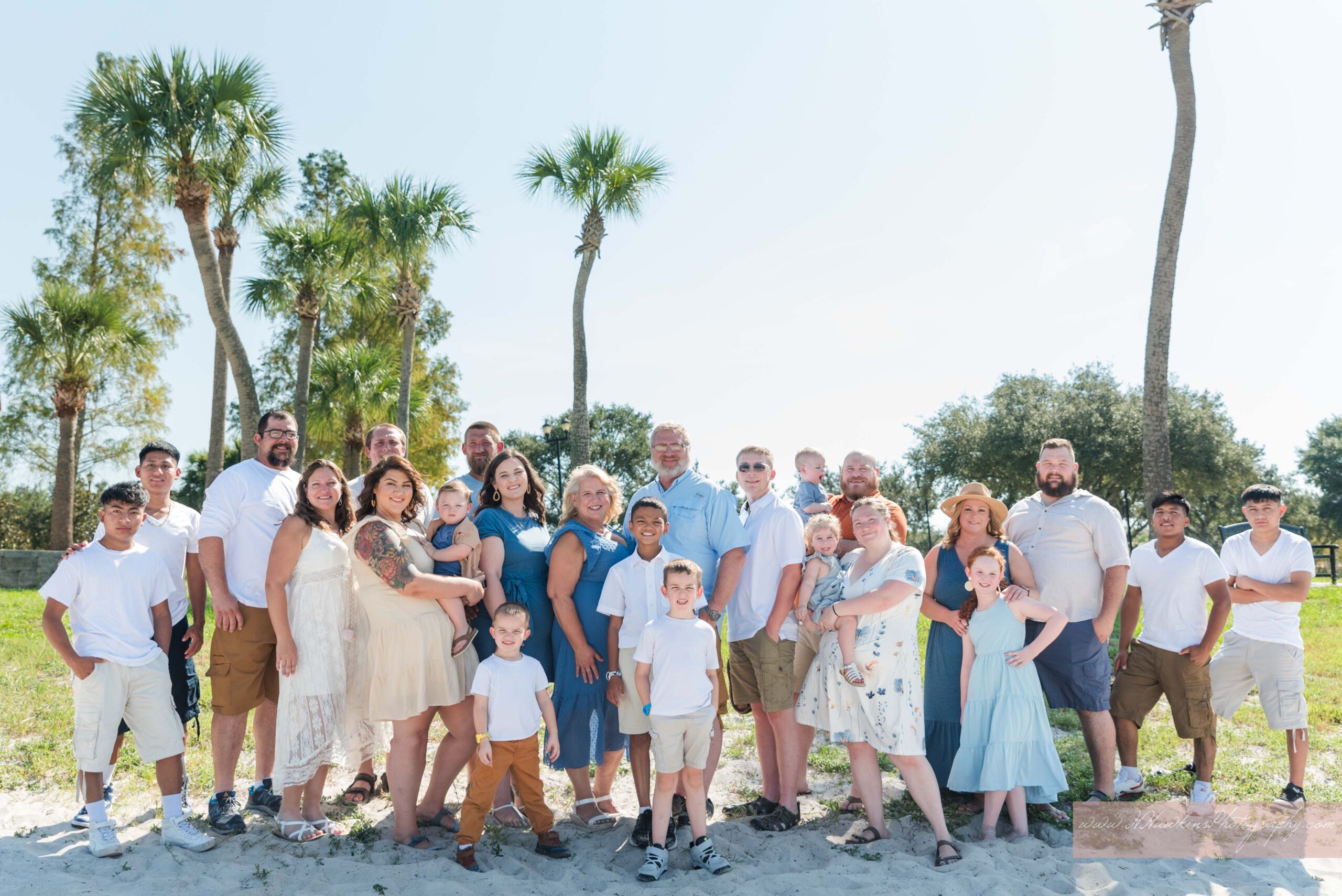 Extended family together for vacation pictures in Orlando